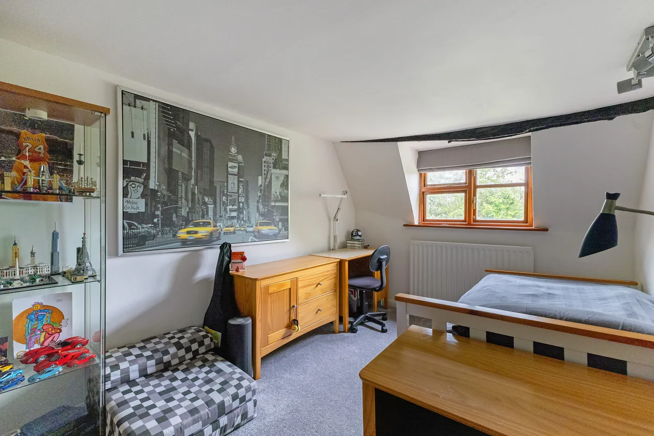 Foxes Lane, North Mymms, AL9, photo 11