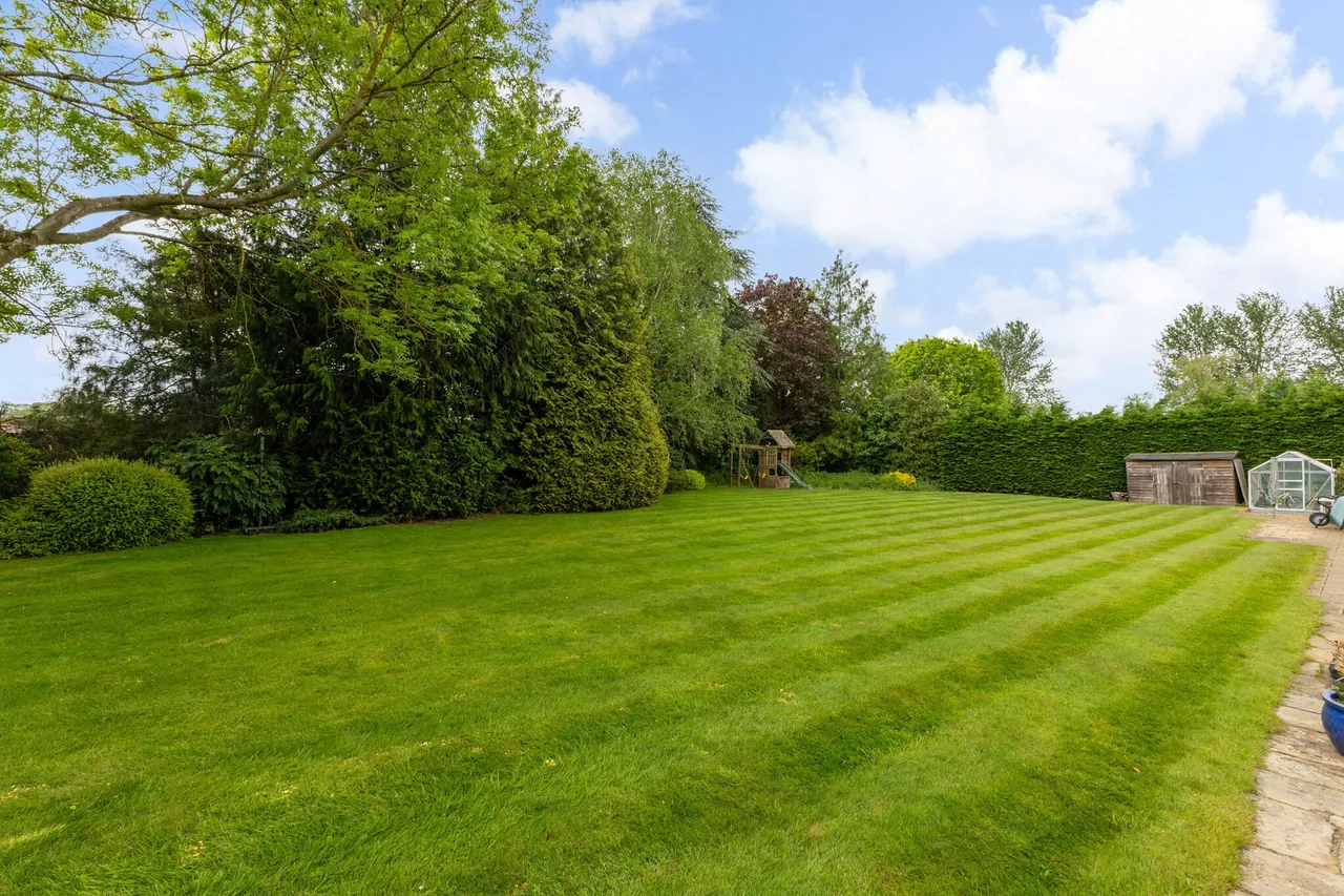 Foxes Lane, North Mymms, AL9, photo 4