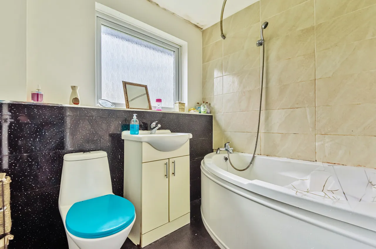 Wooburn Close, Uxbridge, UB8, photo 8