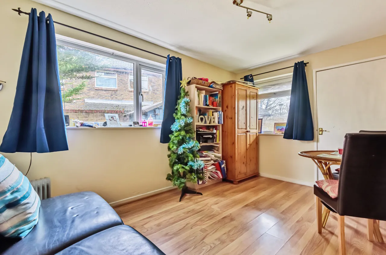 Wooburn Close, Uxbridge, UB8, photo 10
