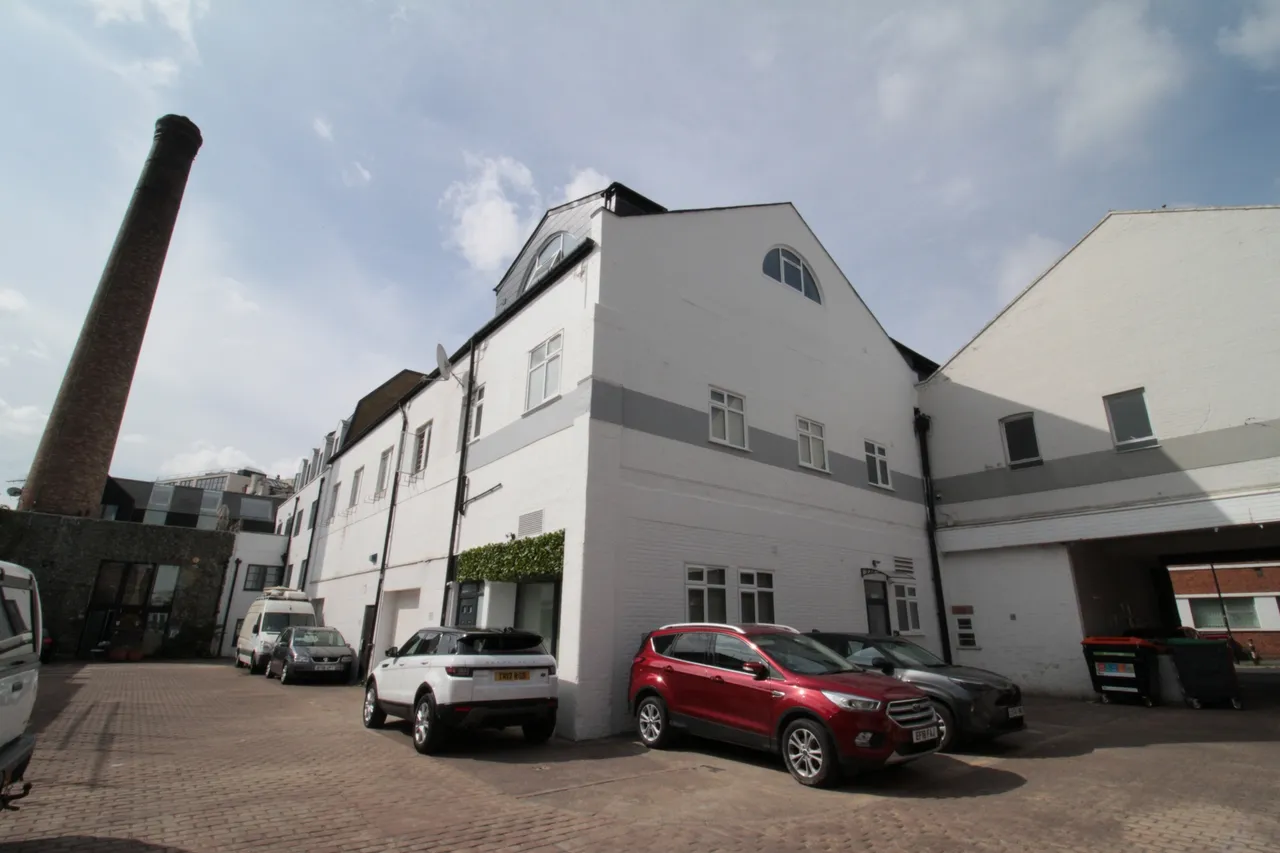 London, W3, photo 14