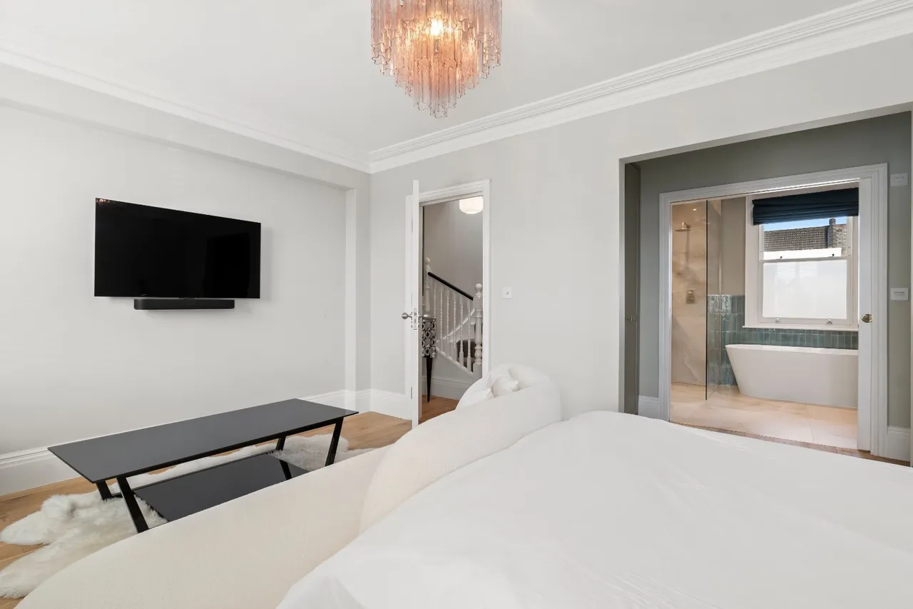 Kenmont Gardens, London, NW10, photo 18
