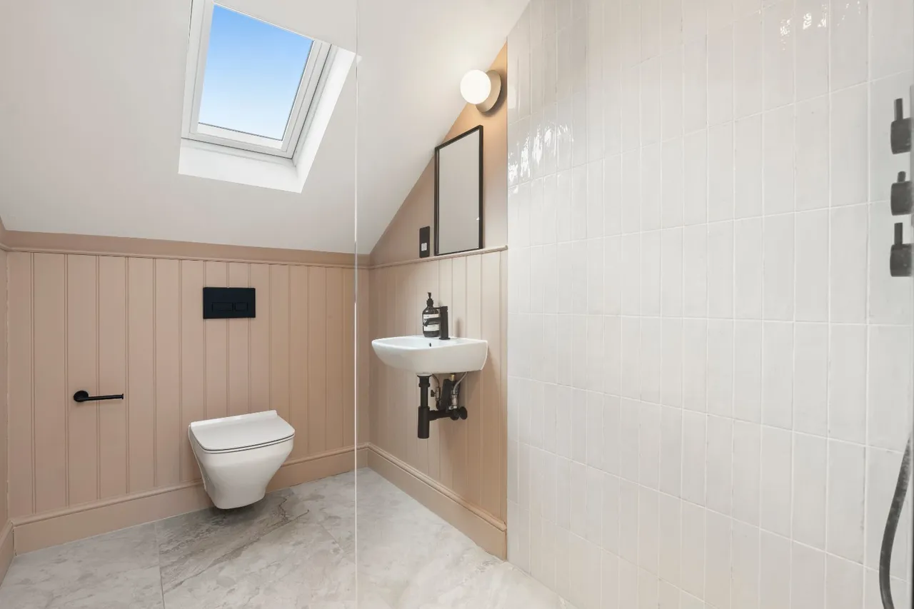 Kenmont Gardens, London, NW10, photo 12