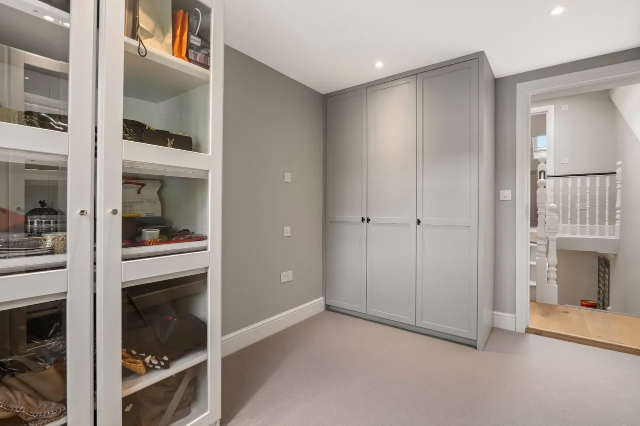 Kenmont Gardens, London, NW10, photo 11