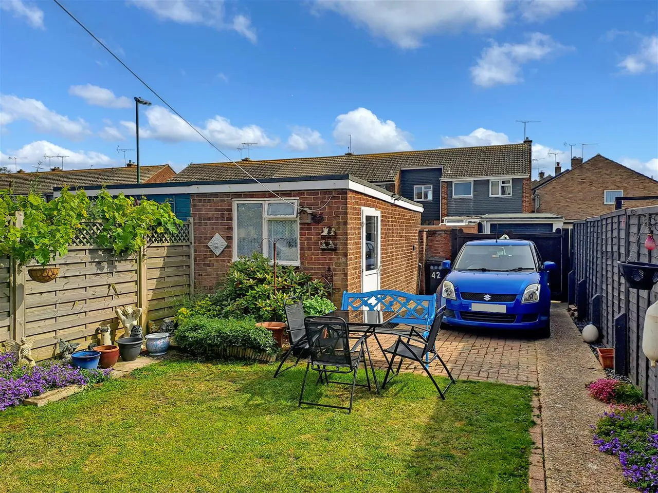 Fontwell Close, Rustington, photo 2