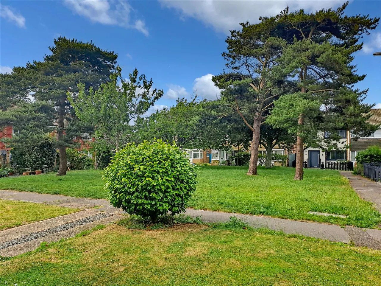 Fontwell Close, Rustington, photo 13
