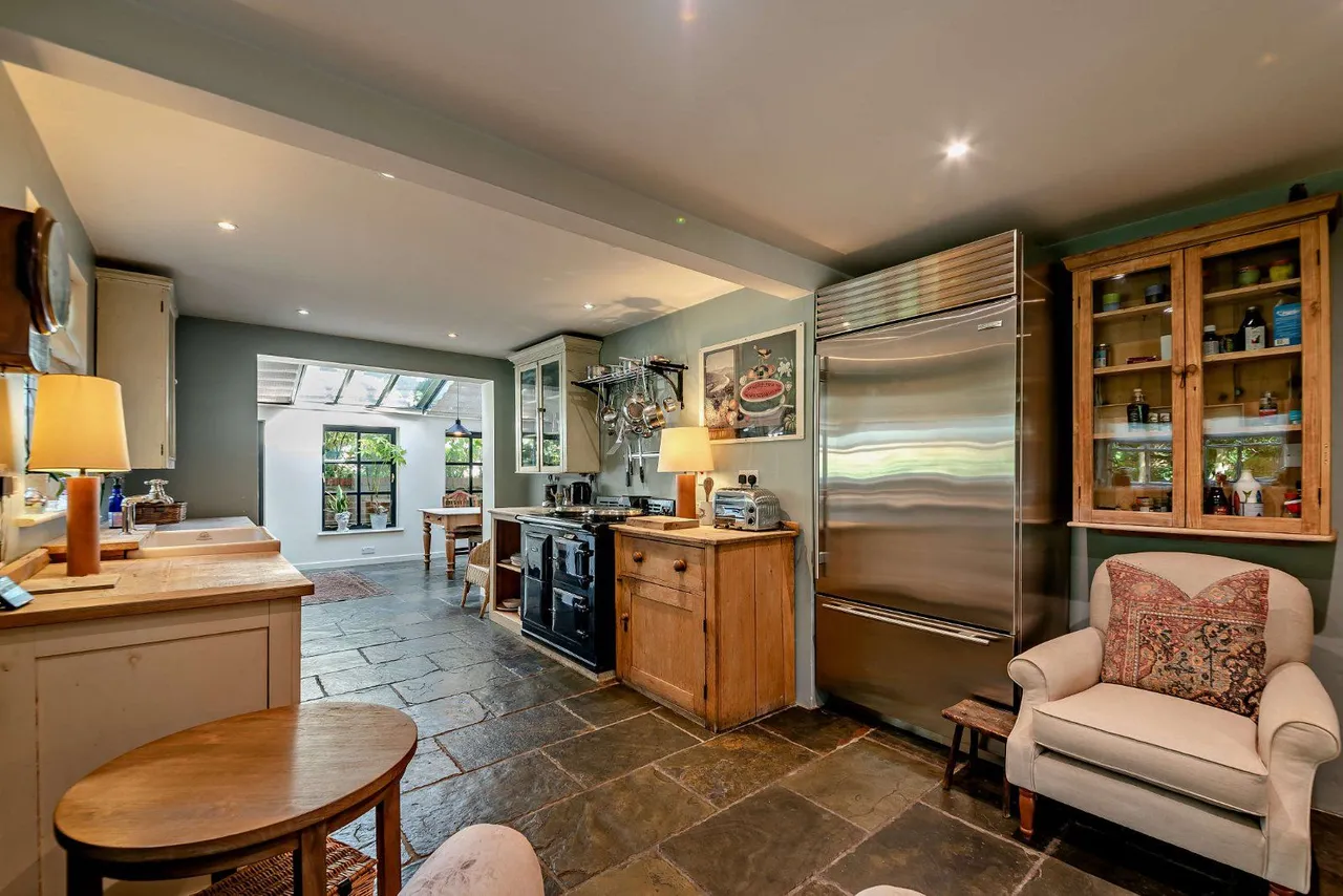 Beckfords, Upper Basildon, Berkshire, RG8 8PE, photo 5