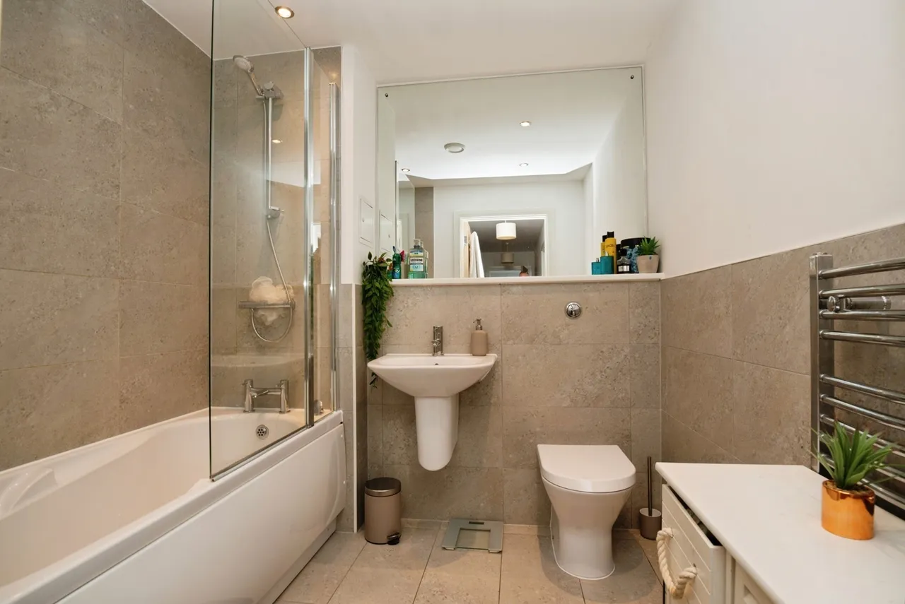 Davaar House, Ferry Court, CF11, photo 12