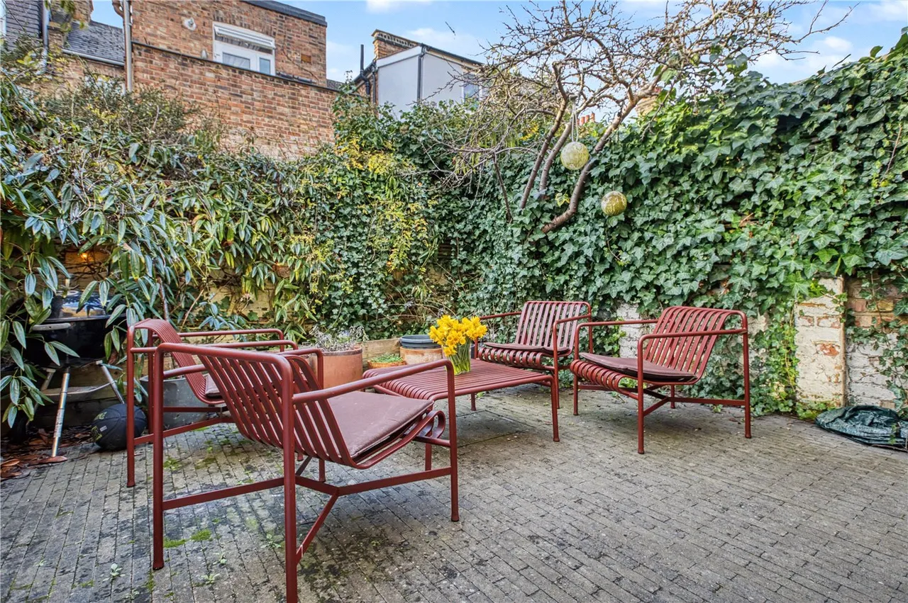 College Road, London, NW10, photo 4