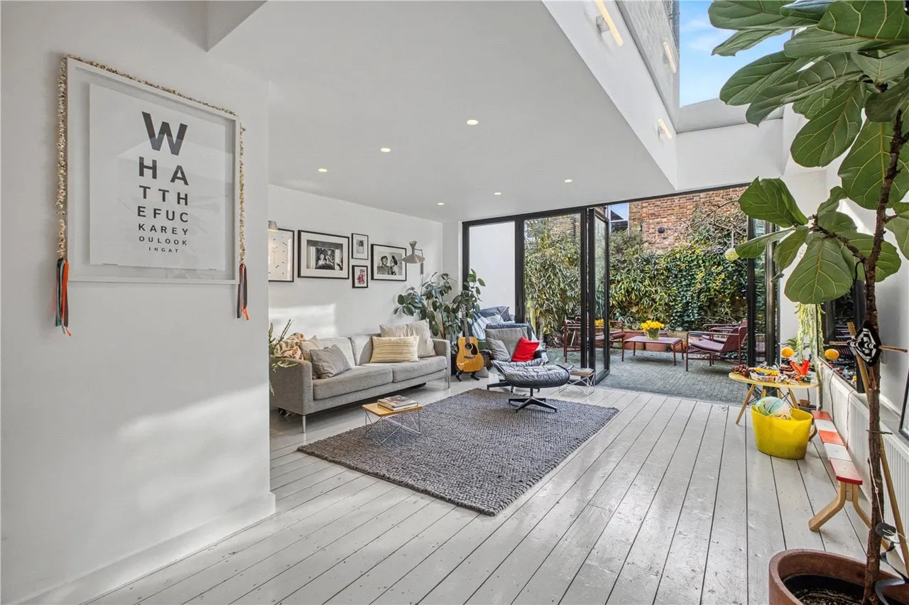 4 bed house for sale — College Road, London, NW10