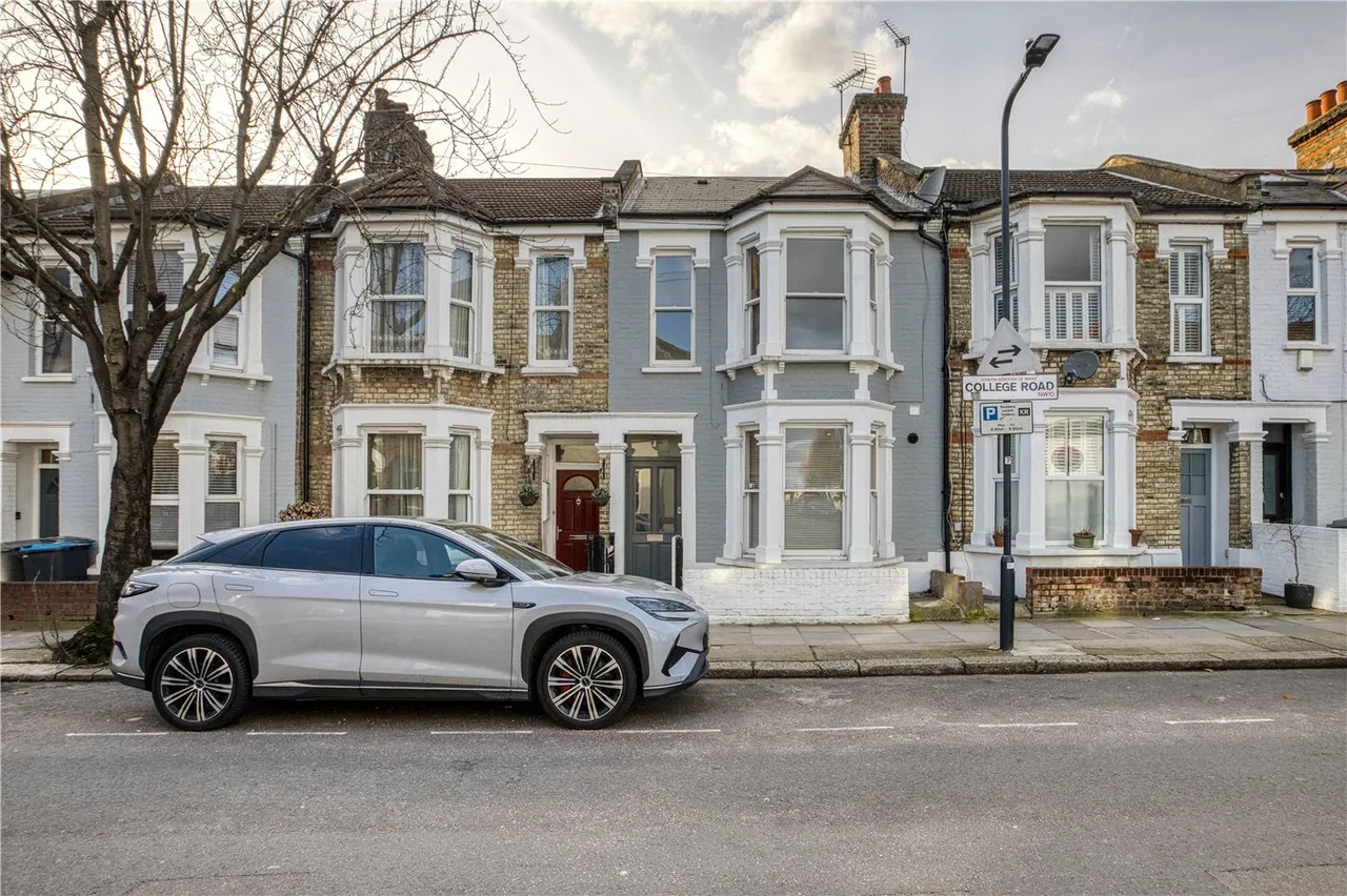 College Road, London, NW10, photo 2
