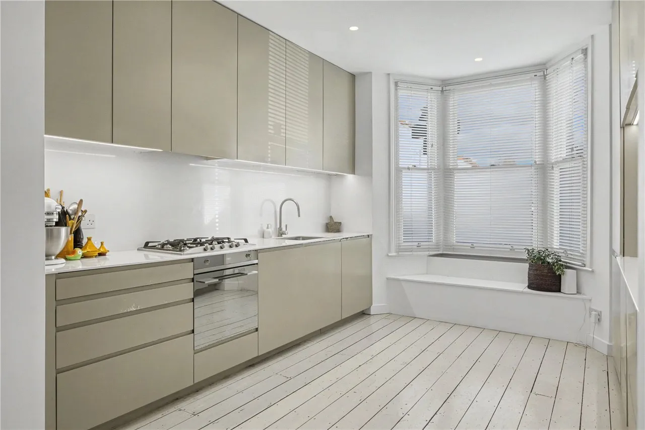 College Road, London, NW10, photo 6