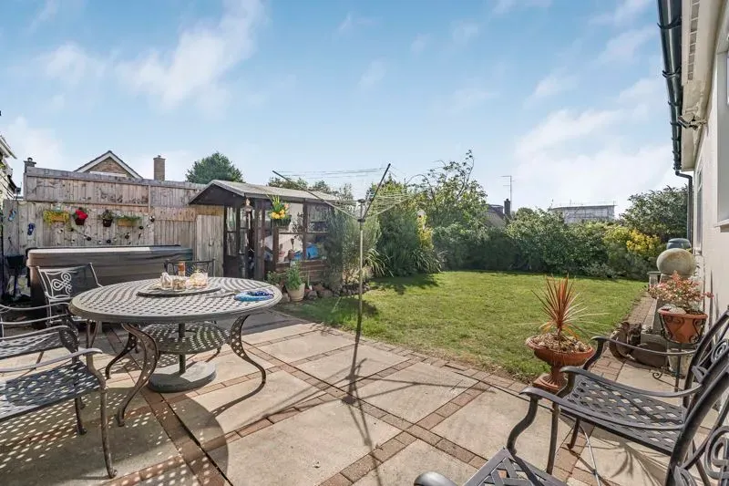 Shenley Road, Bletchley, Milton Keynes, Buckinghamshire, MK3 6HF, photo 5