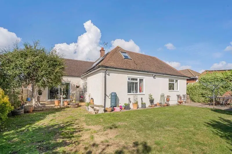 Shenley Road, Bletchley, Milton Keynes, Buckinghamshire, MK3 6HF, photo 19
