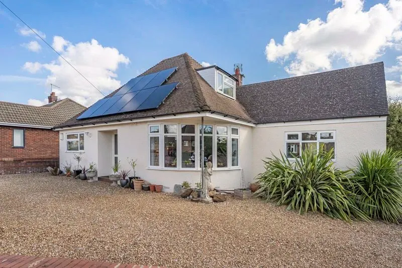 4 bed property for sale — Shenley Road, Bletchley, Milton Keynes, Buckinghamshire, MK3 6HF