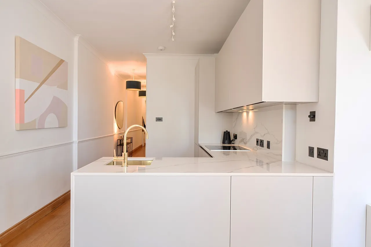 2 bed flat for sale — 9 Drayton Court, Drayton Gardens, London