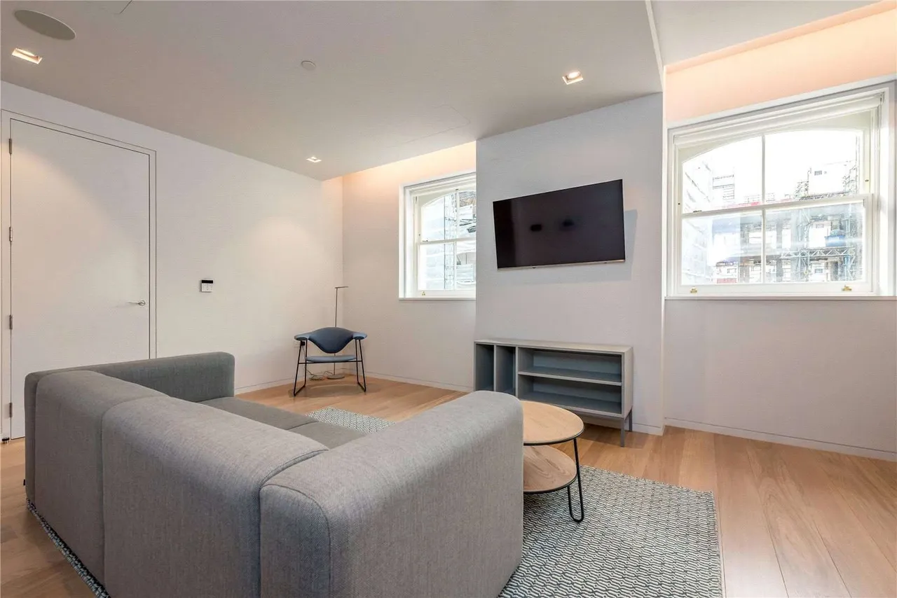 Bartholomew Close, London, EC1A 7BF, photo 5