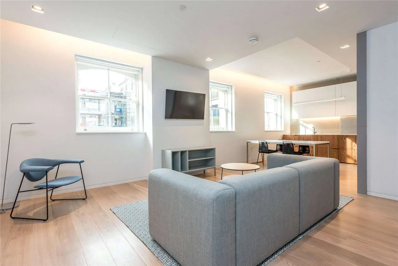 Bartholomew Close, London, EC1A 7BF, photo 4