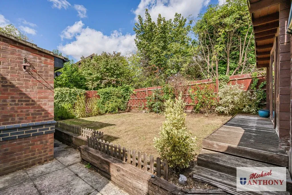 Holyrood, Great Holm, Milton Keynes, Buckinghamshire, MK8 9AF, photo 4