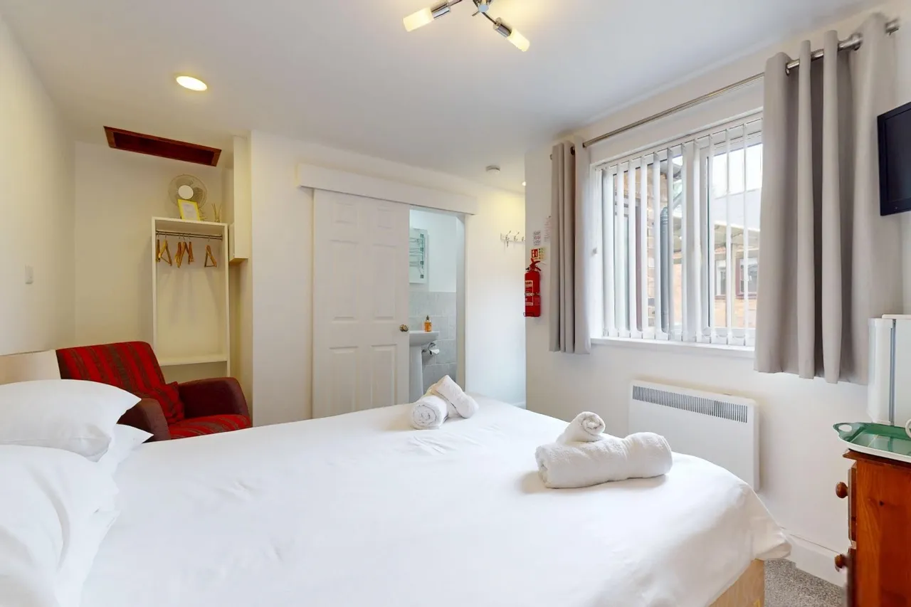 Stone House, Shifnal Road, Telford TF2 9NN, photo 51