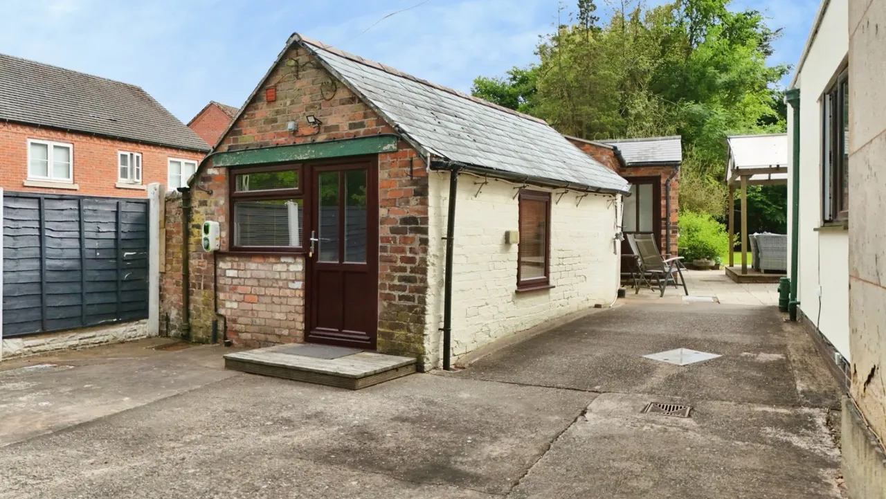 Stone House, Shifnal Road, Telford TF2 9NN, photo 44