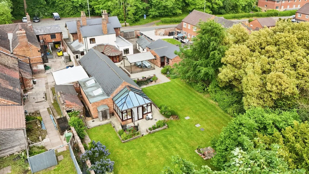 Stone House, Shifnal Road, Telford TF2 9NN, photo 2