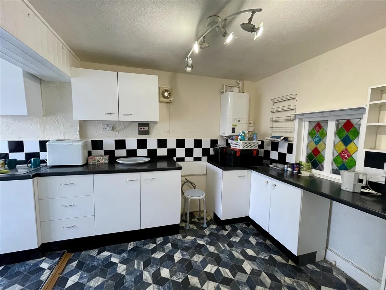 Glynde Close, Newhaven, photo 2