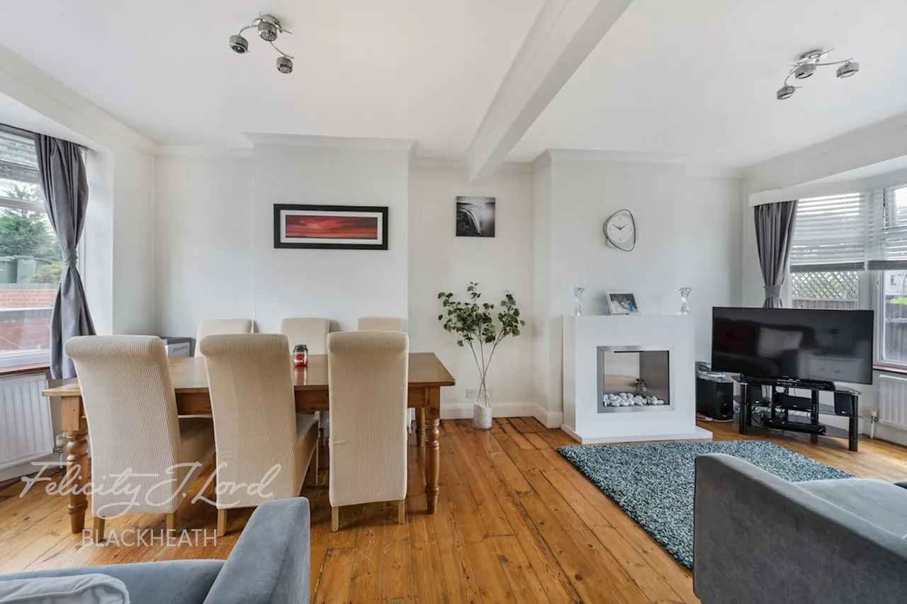 3 bed house for sale, Ankerdine Crescent, London