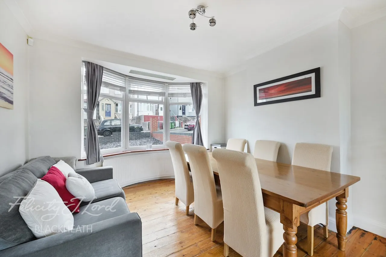 Ankerdine Crescent, London, photo 16