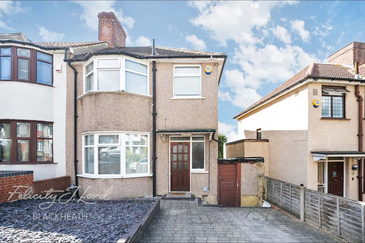 Ankerdine Crescent, London, photo 4
