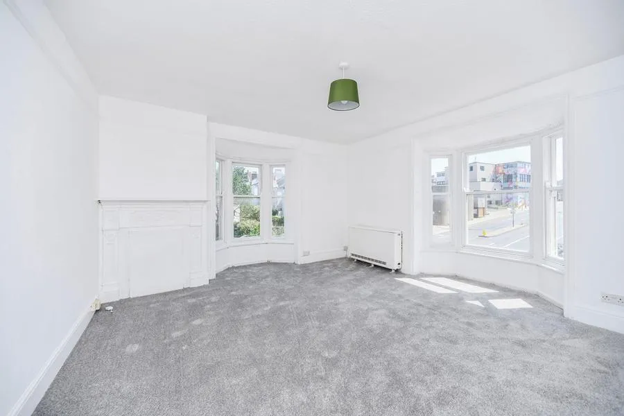 2 bed flat to rent, High Street, Brighton, BN2