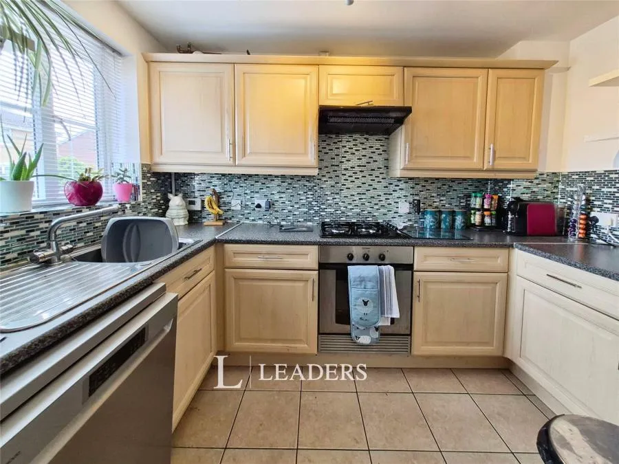 Moors Close, Deanshanger, MK19, photo 6