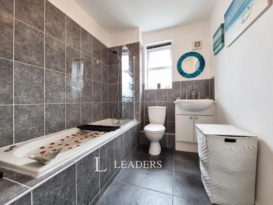 Moors Close, Deanshanger, MK19, photo 11