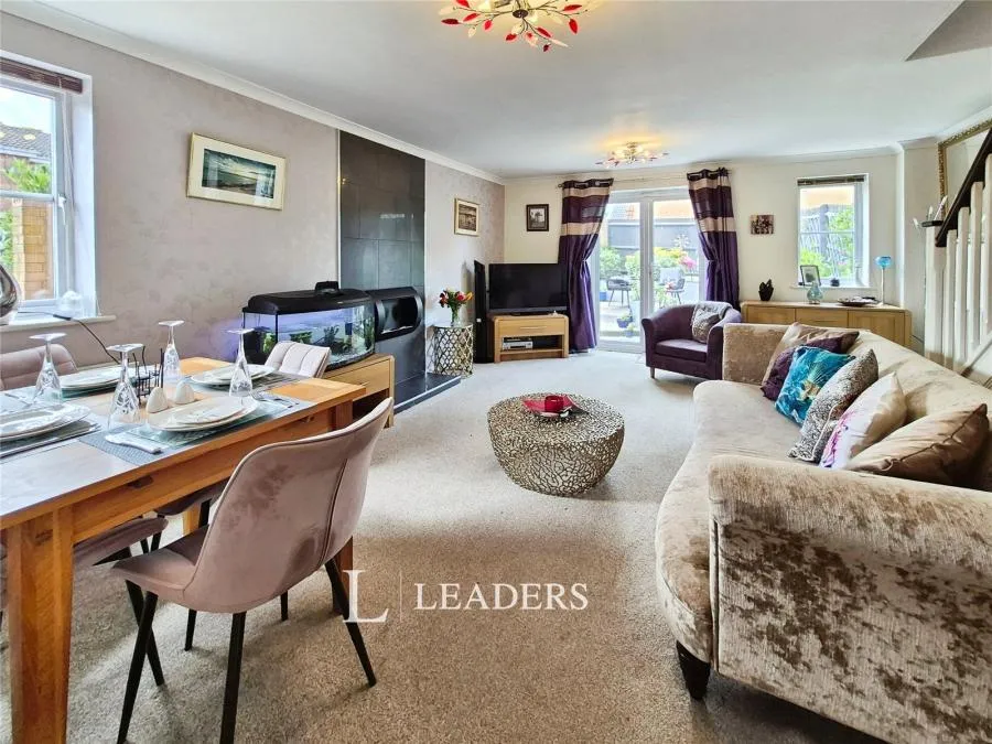 Moors Close, Deanshanger, MK19, photo 2