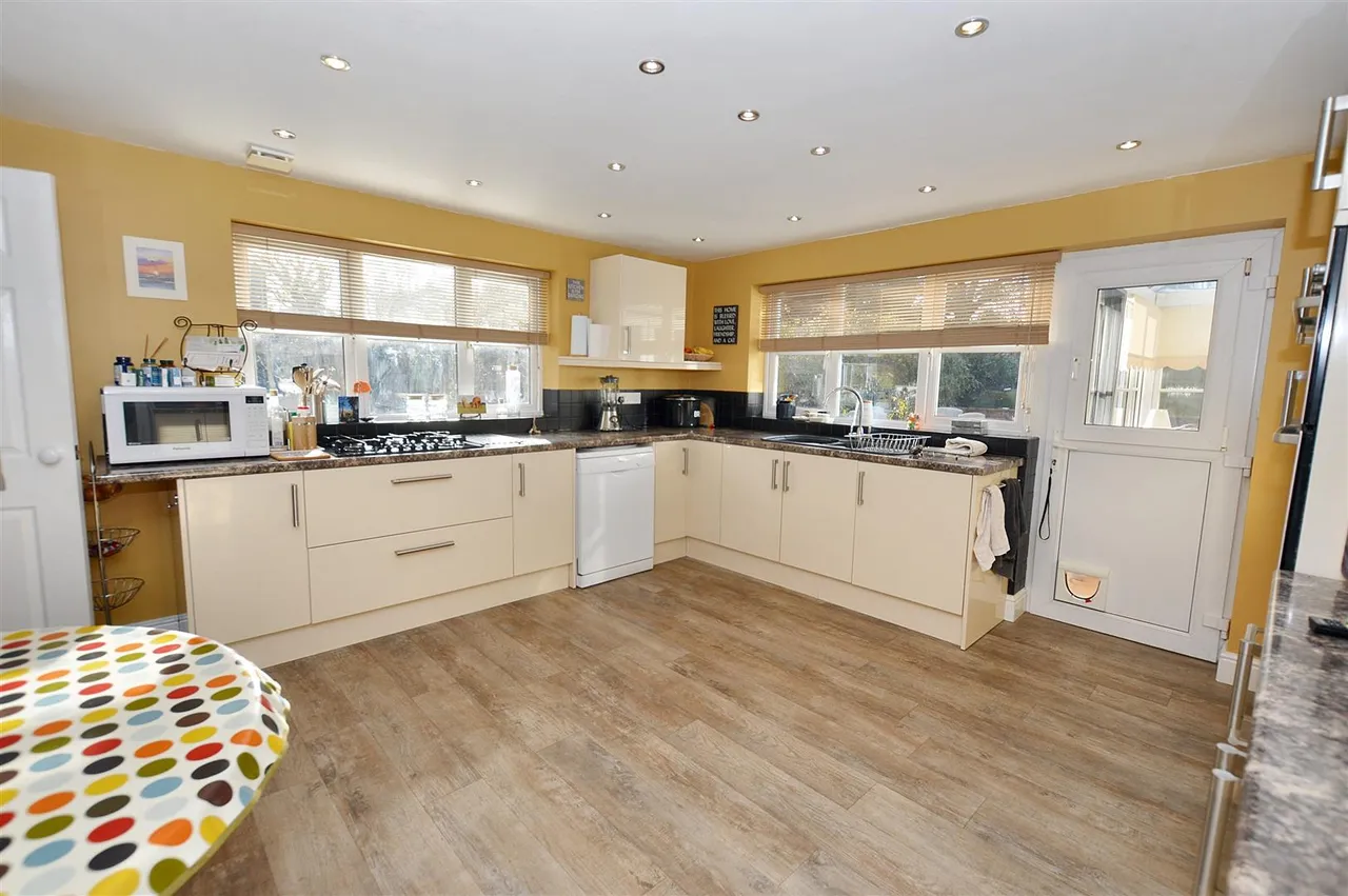 Sheringham Road, West Beckham, NR25, photo 11