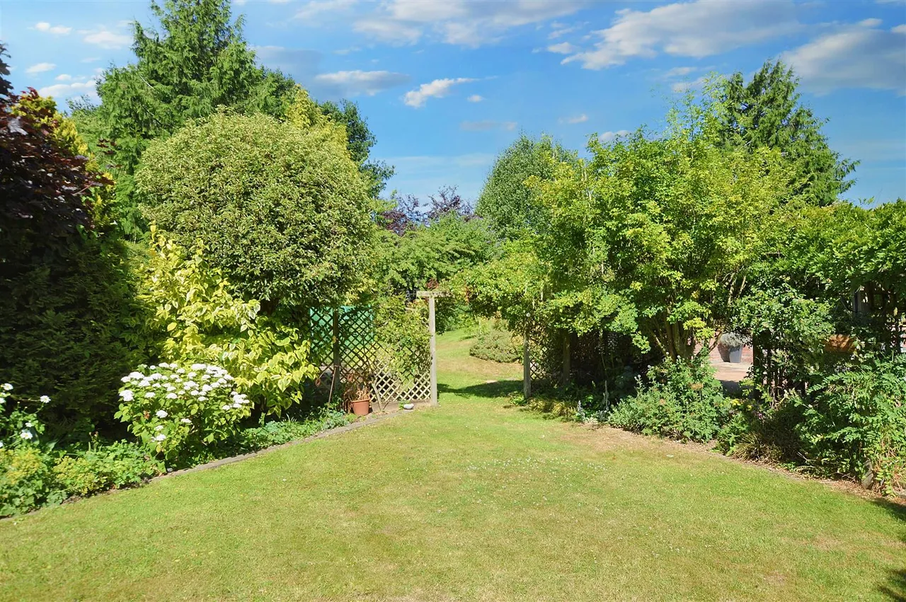 Sheringham Road, West Beckham, NR25, photo 38