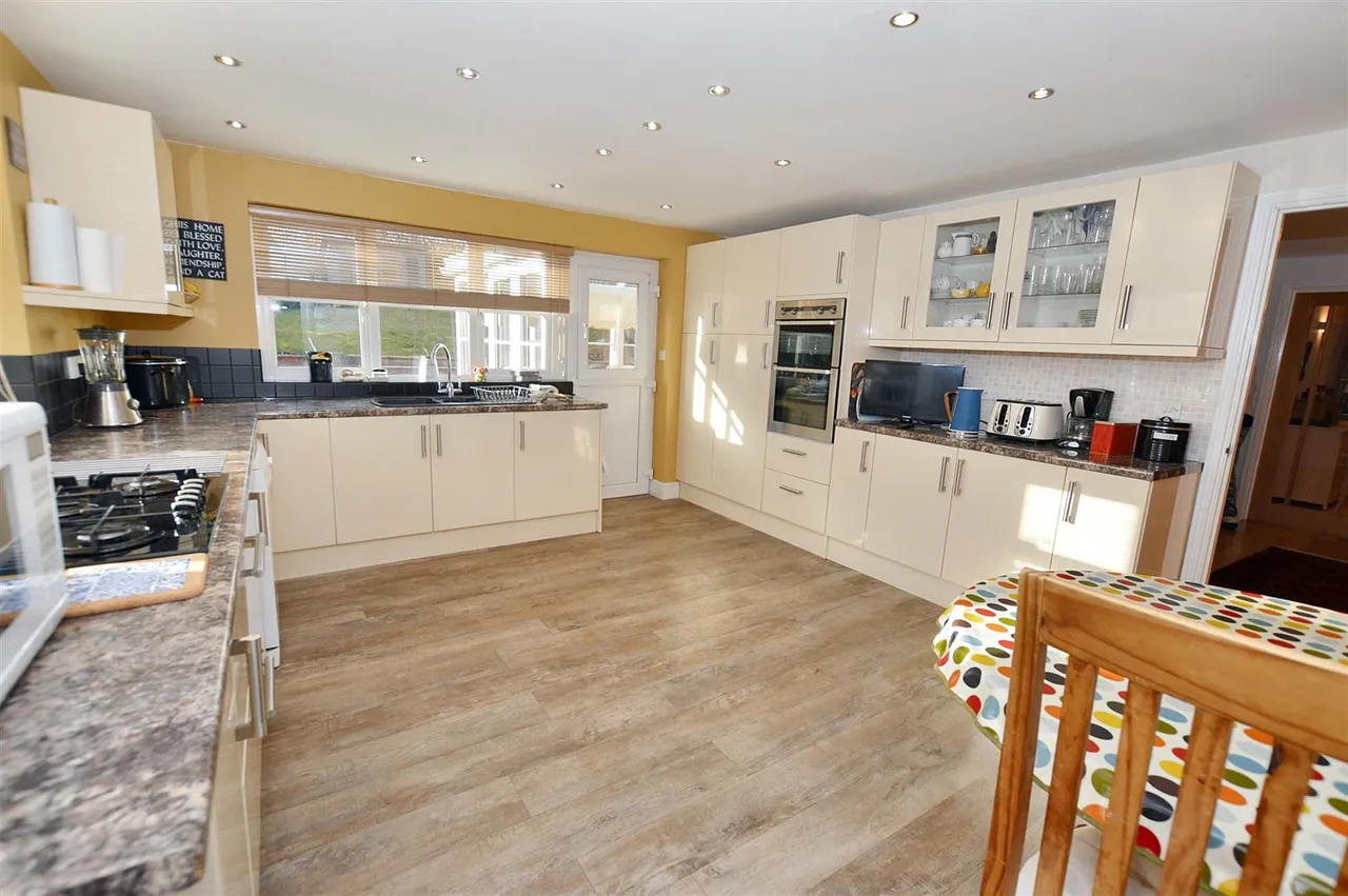Sheringham Road, West Beckham, NR25, photo 10