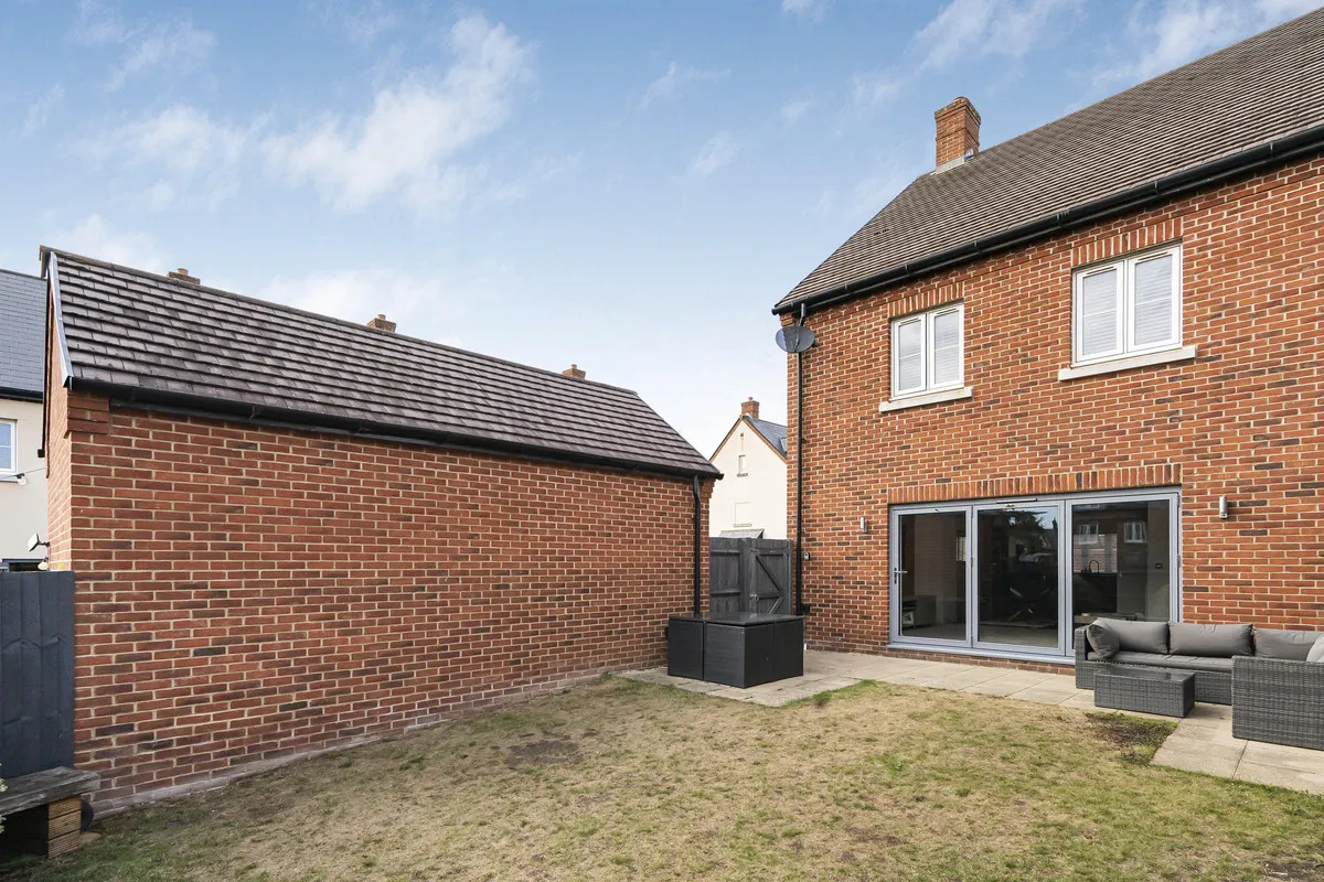 Simpson Drive, Heyford Park, OX25, photo 18