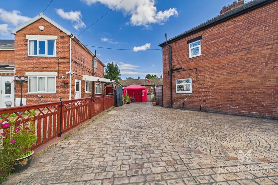 Pinders Crescent, Knottingley, WF11, photo 6