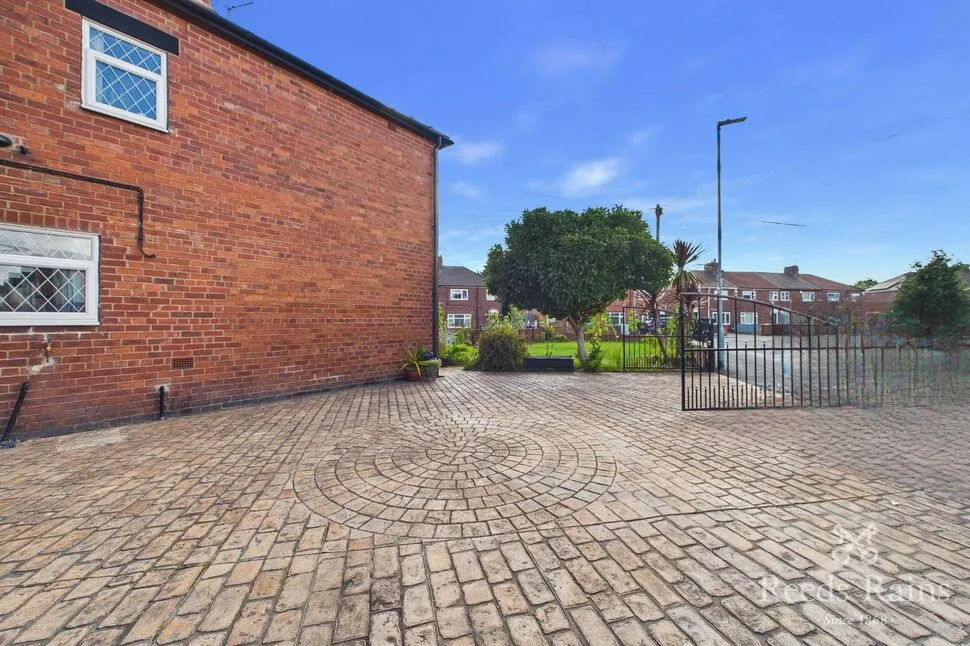 Pinders Crescent, Knottingley, WF11, photo 11