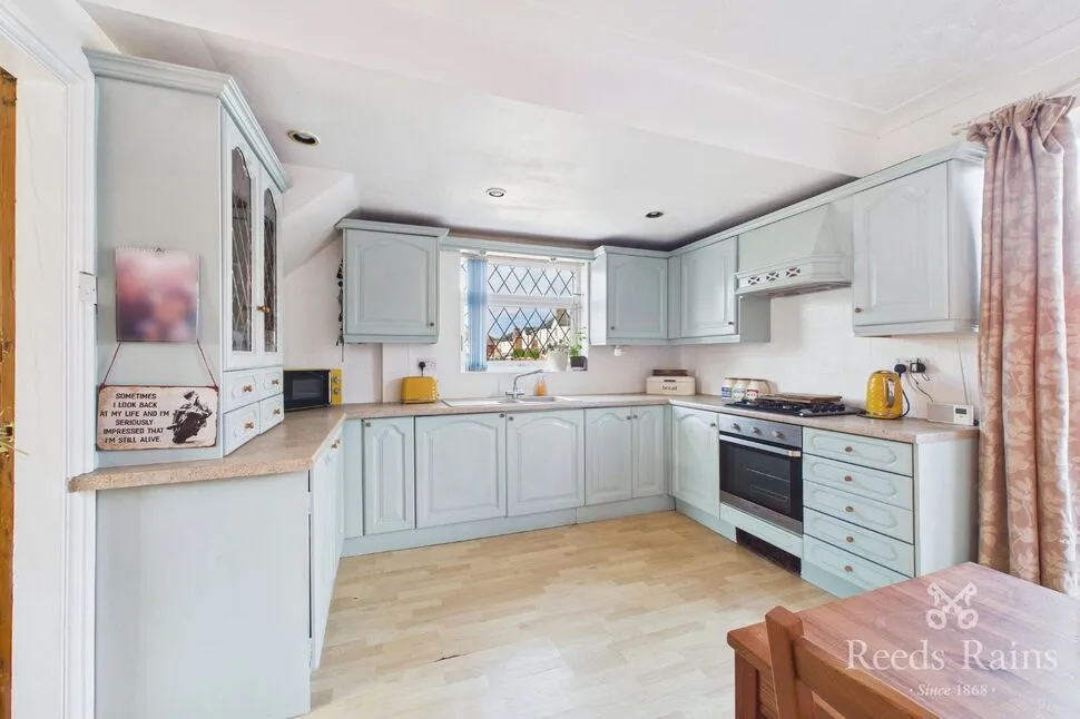 Pinders Crescent, Knottingley, WF11, photo 5
