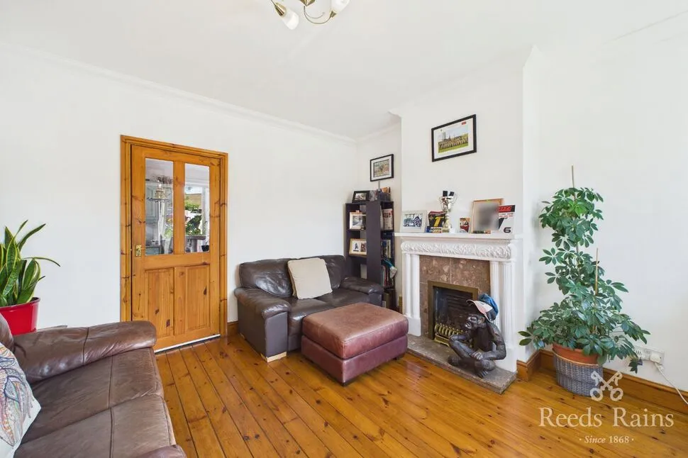 Pinders Crescent, Knottingley, WF11, photo 4