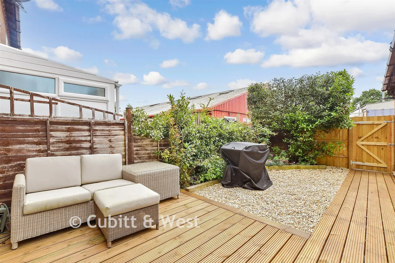 Warren Way, Barnham, PO22, photo 2