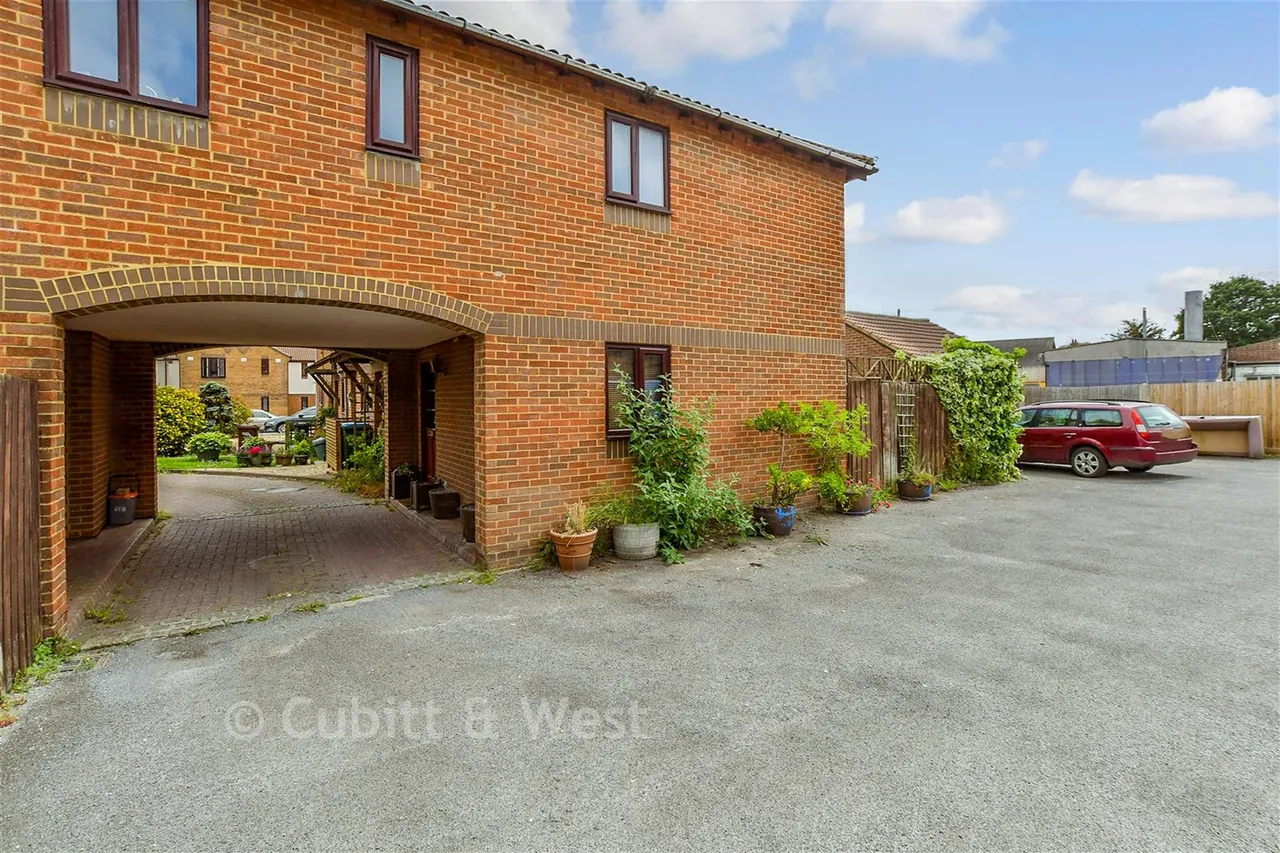 Warren Way, Barnham, PO22, photo 8