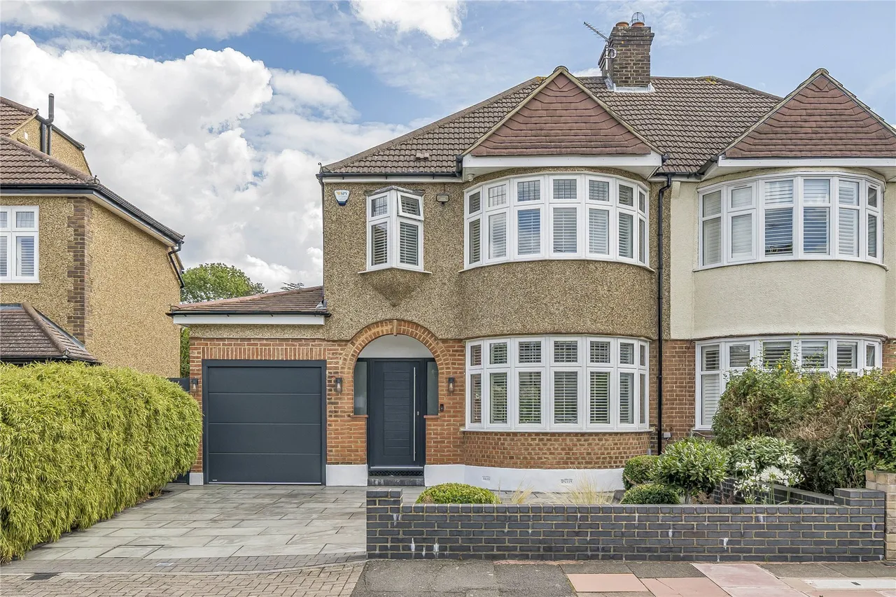 3 bed house for sale — The Grove, West Wickham, BR4
