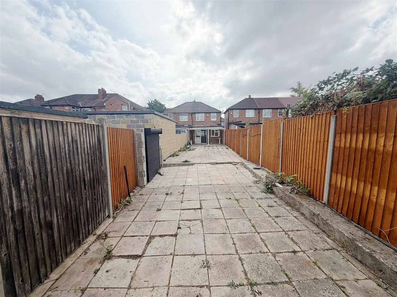 Lansbury Drive, Hayes, photo 10