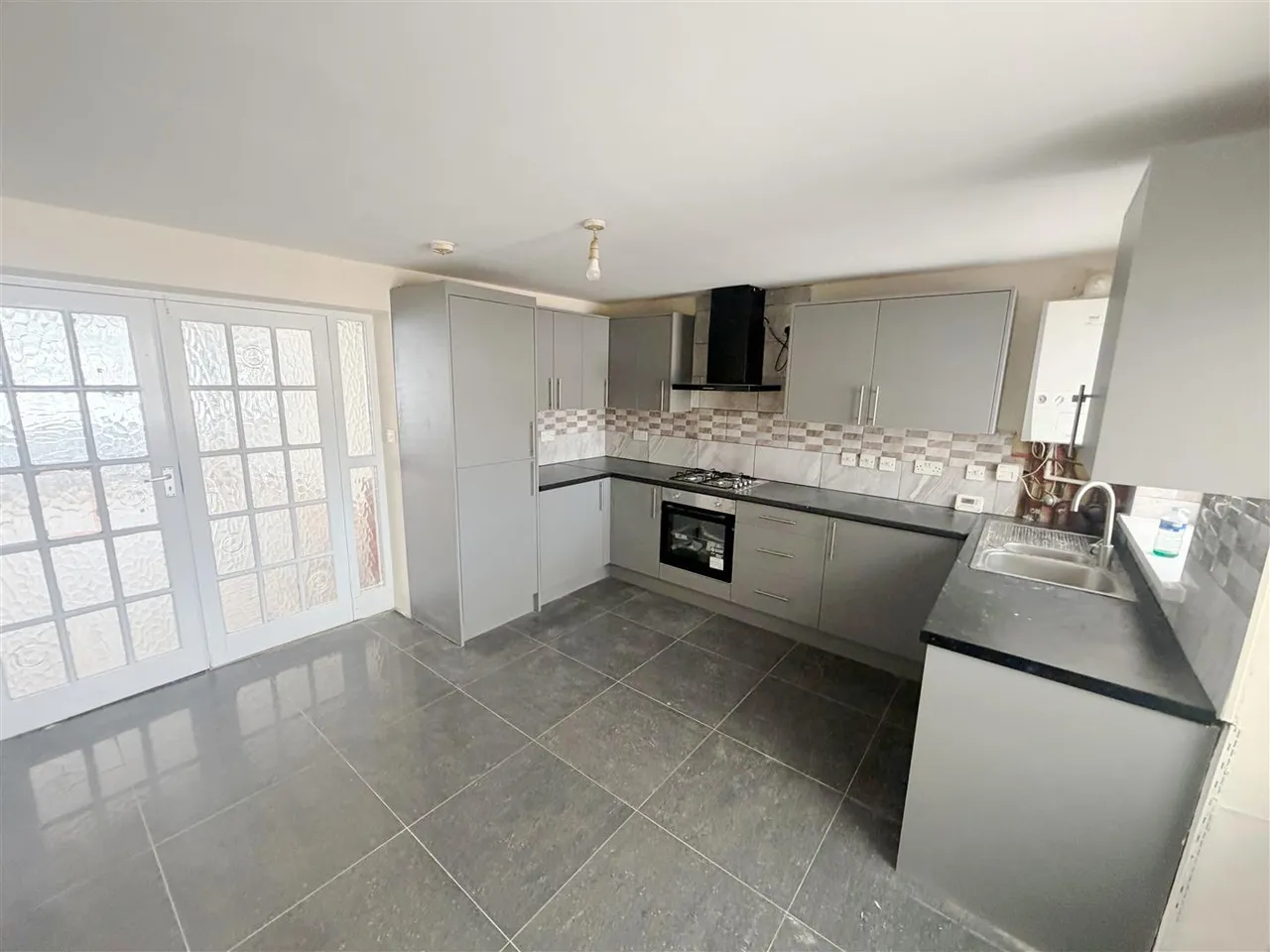 Lansbury Drive, Hayes, photo 11