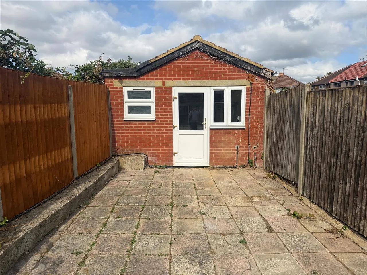 Lansbury Drive, Hayes, photo 13