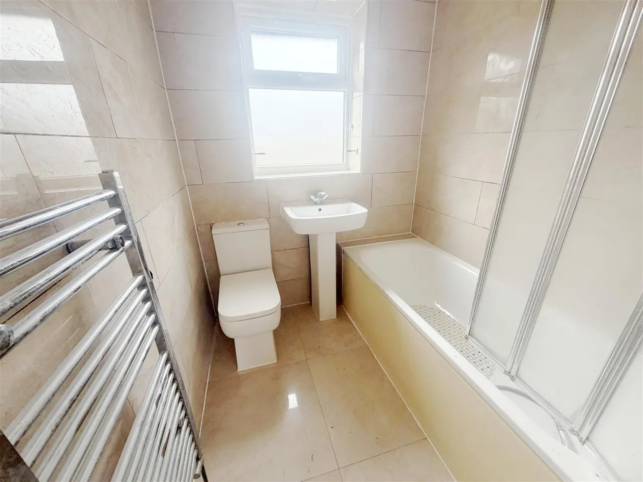 Lansbury Drive, Hayes, photo 14