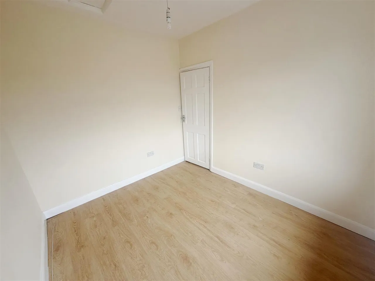 Lansbury Drive, Hayes, photo 7
